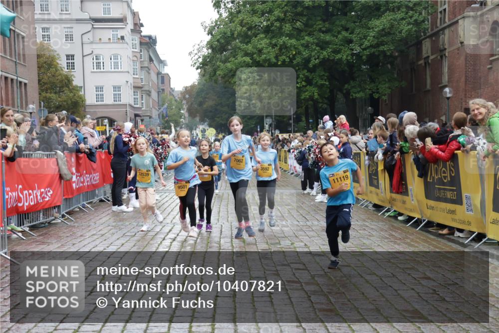 13.09.2026 - Kiel Lauf Yannick Fuchs http://msf.ph/oto/10407821 13.09.2026 09:01:36 Ziel 2321, 3362, 3578, 4415, 4784, 6257, 6315, 7210, 9287, 11772, 12296, 12626, 300, 1662, 1794, 2553, 7613, 7982, 8614, 8691, 11562, 11901, 12436, 1353, 1355, 1959, 2568, 3592, 7062, 9285, 9615, 11119, 12539, 6561, 9503, 12506 meine-sportfotos.de