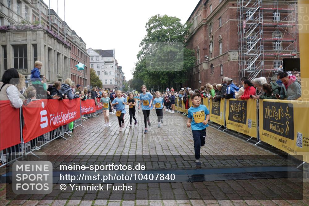 13.09.2026 - Kiel Lauf Yannick Fuchs http://msf.ph/oto/10407840 13.09.2026 09:01:37 Ziel 2321, 2568, 3362, 3578, 4415, 4784, 6257, 6315, 7210, 9287, 11772, 12296, 12626, 300, 1662, 1794, 2553, 3578, 4784, 6257, 7613, 7982, 8614, 8691, 11562, 11901, 12436, 1353, 1355, 1959, 3592, 7062, 9285, 9501, 9615, 11119, 12539, 6561, 9503, 12506 meine-sportfotos.de