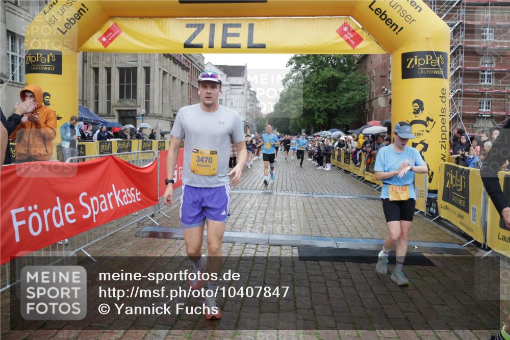 13.09.2026 - Kiel Lauf Yannick Fuchs http://msf.ph/oto/10407847 13.09.2026 10:35:32 Ziel 100, 1993, 3790, 5151, 5293, 5698, 5817, 6381, 6849, 7280, 7710, 8436, 8660, 8973, 9143, 10017, 10483, 11181, 11363, 12766, 12774, 400, 1640, 1784, 2268, 2390, 2687, 3400, 4022, 4028, 4449, 4951, 5247, 5293, 5386, 6578, 6603, 7960, 7971, 8164, 8266, 8750, 9220, 9261, 9264, 9541, 9853, 9988, 10065, 10361, 10475, 10676, 11368, 11568, 11758, 12095, 215, 1376, 2116, 2248, 2494, 3124, 4538, 6085, 6645, 7215, 7721, 8002, 8079, 8415, 8432, 8747, 10701, 10835 meine-sportfotos.de