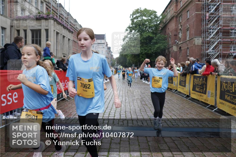 13.09.2026 - Kiel Lauf Yannick Fuchs http://msf.ph/oto/10407872 13.09.2026 09:01:40 Ziel 1353, 1355, 1959, 2321, 2568, 3362, 4415, 6315, 7210, 9287, 11772, 12296, 12626, 300, 1662, 1794, 2553, 3578, 4784, 6257, 7613, 7982, 8614, 8691, 11562, 11901, 12436, 2916, 3592, 7062, 9285, 9501, 9615, 11119, 12321, 12539, 9503, 12506 meine-sportfotos.de