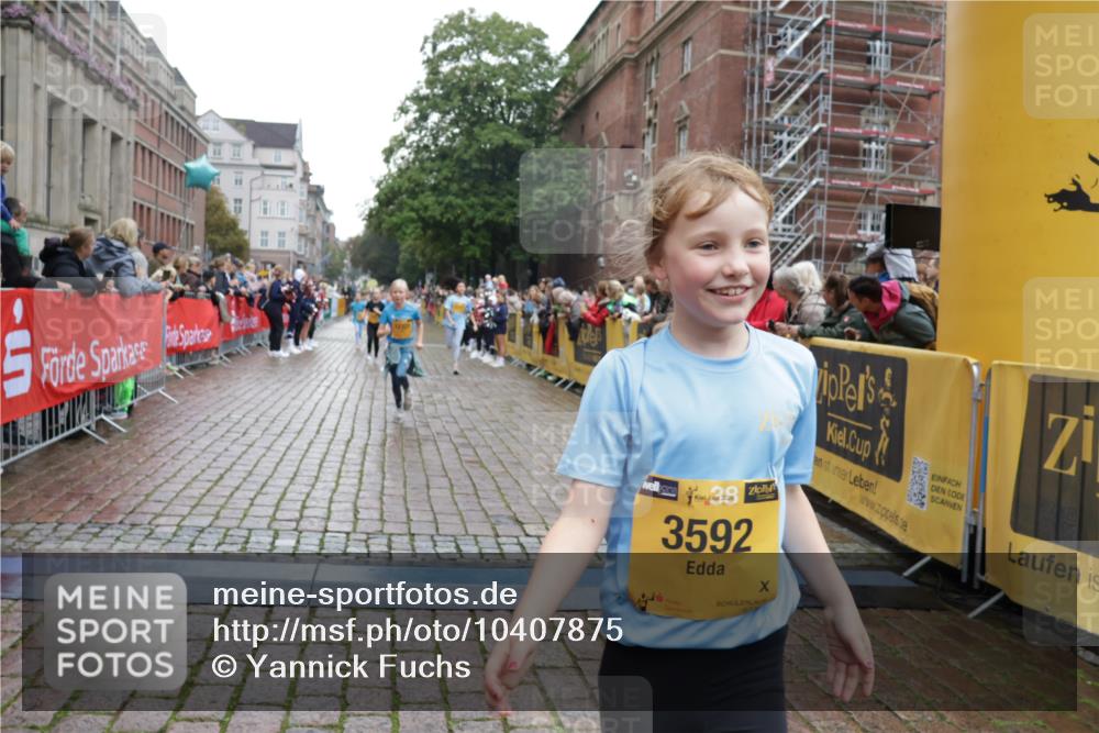 13.09.2026 - Kiel Lauf Yannick Fuchs http://msf.ph/oto/10407875 13.09.2026 09:01:41 Ziel 1353, 1355, 1959, 2321, 2568, 3362, 4415, 6315, 7210, 9285, 9287, 11772, 12296, 12626, 300, 1662, 1794, 2553, 3578, 4784, 6257, 7613, 7982, 8614, 8691, 11562, 11901, 12436, 2916, 3592, 5577, 7062, 9501, 9615, 11119, 11578, 12321, 12539, 9503, 12506 meine-sportfotos.de