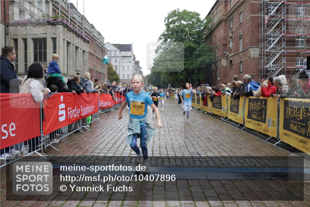 13.09.2026 - Kiel Lauf Yannick Fuchs http://msf.ph/oto/10407896 13.09.2026 09:01:42 Ziel 1353, 1355, 1959, 2321, 2568, 3362, 4415, 6315, 7210, 9285, 9287, 11772, 12296, 12626, 300, 1662, 1794, 2553, 3578, 4784, 6257, 7613, 7982, 8614, 8691, 11562, 11901, 12296, 12436, 2916, 3592, 5577, 7062, 9501, 9615, 11119, 11578, 12321, 12539, 7982, 9503, 12506 meine-sportfotos.de