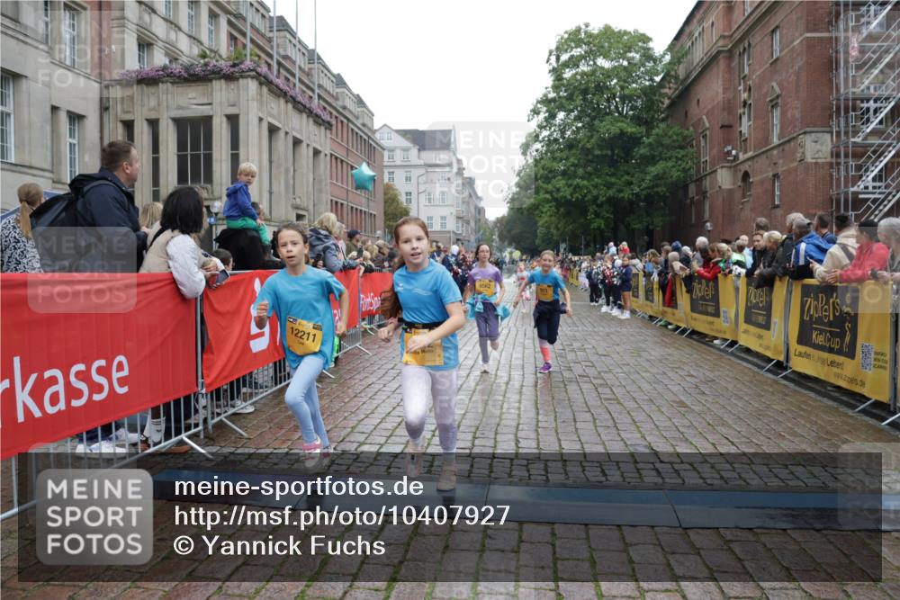 13.09.2026 - Kiel Lauf Yannick Fuchs http://msf.ph/oto/10407927 13.09.2026 09:01:47 Ziel 1353, 1355, 1959, 2321, 2568, 4415, 6315, 7210, 9285, 9287, 9615, 11772, 12626, 300, 1662, 1794, 2553, 3362, 3578, 4415, 4784, 6257, 7210, 7613, 8614, 8691, 11562, 11901, 12296, 12436, 12626, 911, 2916, 3592, 5577, 6062, 6562, 7062, 9501, 11119, 11578, 12211, 12321, 12539, 1662, 7982 meine-sportfotos.de