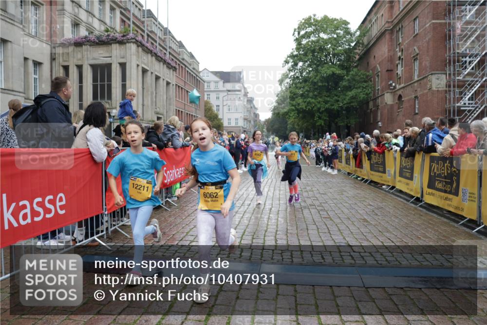 13.09.2026 - Kiel Lauf Yannick Fuchs http://msf.ph/oto/10407931 13.09.2026 09:01:47 Ziel 1353, 1355, 1959, 2321, 2568, 4415, 6315, 7210, 9285, 9287, 9615, 11772, 12626, 300, 1662, 1794, 2553, 3362, 3578, 4415, 4784, 6257, 7210, 7613, 8614, 8691, 11562, 11901, 12296, 12436, 12626, 911, 2916, 3592, 5577, 6062, 6562, 7062, 9501, 11119, 11578, 12211, 12321, 12539, 1662, 7982 meine-sportfotos.de