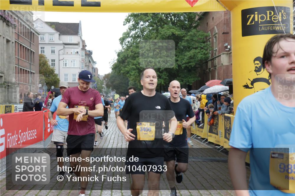 13.09.2026 - Kiel Lauf Yannick Fuchs http://msf.ph/oto/10407933 13.09.2026 10:35:42 Ziel 100, 215, 1376, 1993, 2116, 2248, 3124, 3790, 4538, 5151, 5698, 6085, 6645, 7215, 7280, 8002, 8079, 8415, 8432, 8660, 8973, 10483, 10701, 11181, 11363, 11567, 400, 1784, 2390, 2687, 4022, 4951, 5293, 5386, 5817, 6381, 6578, 6603, 6849, 7710, 7971, 8164, 8266, 8436, 8750, 8973, 9143, 9261, 9264, 10017, 10065, 10475, 11368, 11568, 11758, 12095, 12766, 12774, 343, 1321, 2494, 3634, 3811, 4889, 6634, 6957, 7619, 7721, 8393, 8557, 8747, 10835, 10998, 12286, 1640, 4022 meine-sportfotos.de