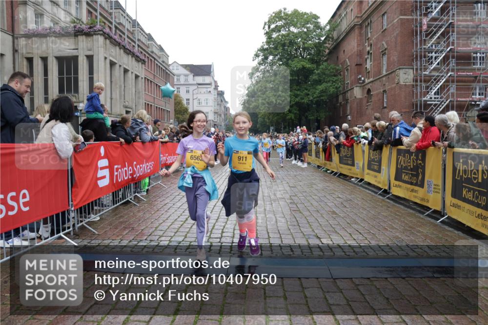 13.09.2026 - Kiel Lauf Yannick Fuchs http://msf.ph/oto/10407950 13.09.2026 09:01:48 Ziel 1353, 1355, 1959, 2321, 2568, 6315, 9285, 9287, 9615, 11772, 300, 1794, 2553, 3362, 3578, 4415, 4784, 6257, 7210, 7613, 8614, 8691, 11562, 11772, 11901, 12296, 12436, 12626, 911, 2916, 3592, 5577, 6062, 6562, 7062, 9501, 10336, 11119, 11578, 12211, 12321, 12539, 1662, 7982 meine-sportfotos.de