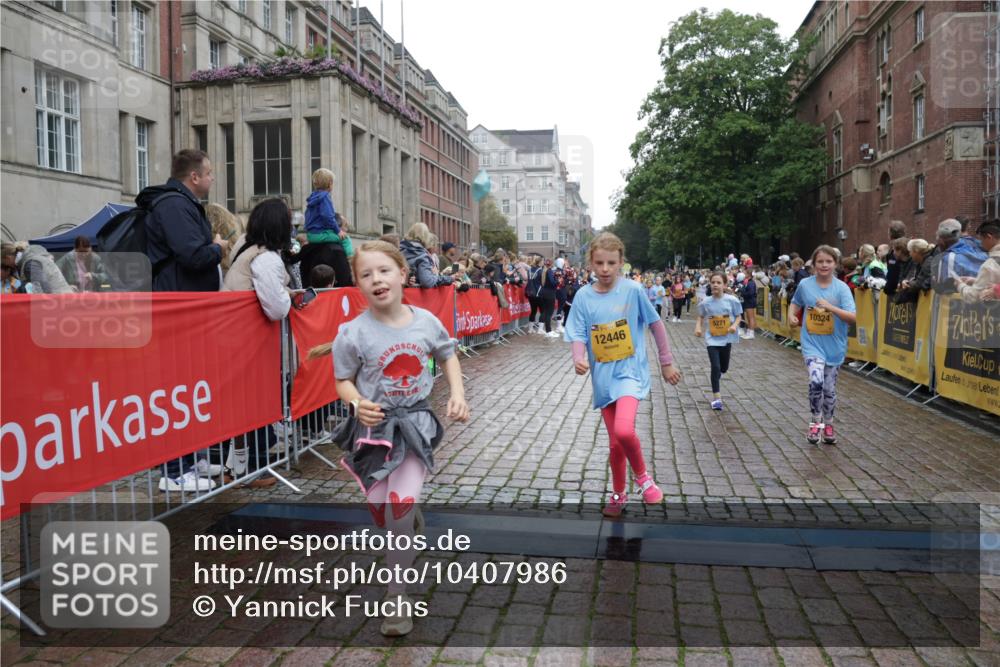 13.09.2026 - Kiel Lauf Yannick Fuchs http://msf.ph/oto/10407986 13.09.2026 09:01:53 Ziel 1353, 1355, 1959, 2916, 3592, 7062, 9285, 9501, 9615, 11119, 12539, 300, 1794, 1959, 2321, 2553, 2568, 3362, 3578, 4415, 4784, 6257, 6315, 7210, 7613, 8614, 8691, 9287, 11562, 11772, 11901, 12296, 12436, 12626, 911, 5271, 5577, 6062, 6562, 10324, 10336, 11578, 12211, 12321, 12446, 300, 1662, 1794, 2553, 7613, 8614, 8691 meine-sportfotos.de
