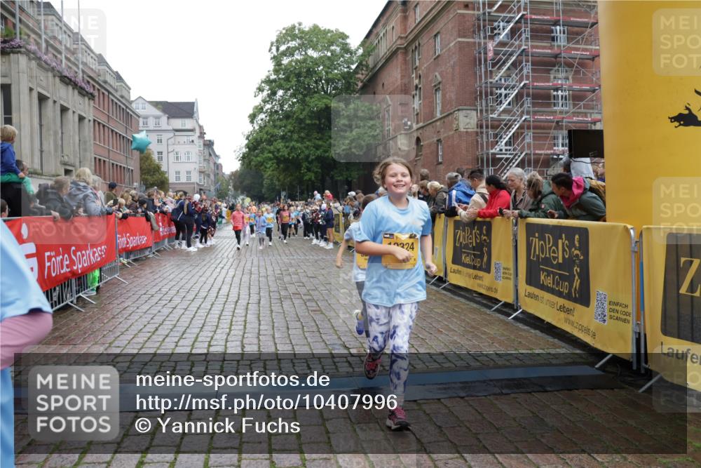13.09.2026 - Kiel Lauf Yannick Fuchs http://msf.ph/oto/10407996 13.09.2026 09:01:54 Ziel 1353, 1355, 2916, 3592, 7062, 9285, 9501, 9615, 11119, 12321, 12539, 300, 1794, 1959, 2321, 2568, 3362, 3578, 4415, 4784, 6257, 6315, 7210, 7613, 8614, 8691, 9287, 11562, 11772, 11901, 12296, 12436, 12626, 911, 5271, 5577, 6062, 6562, 10324, 10336, 11578, 12211, 12446, 300, 1662, 1794, 2553, 7613, 8614, 8691 meine-sportfotos.de