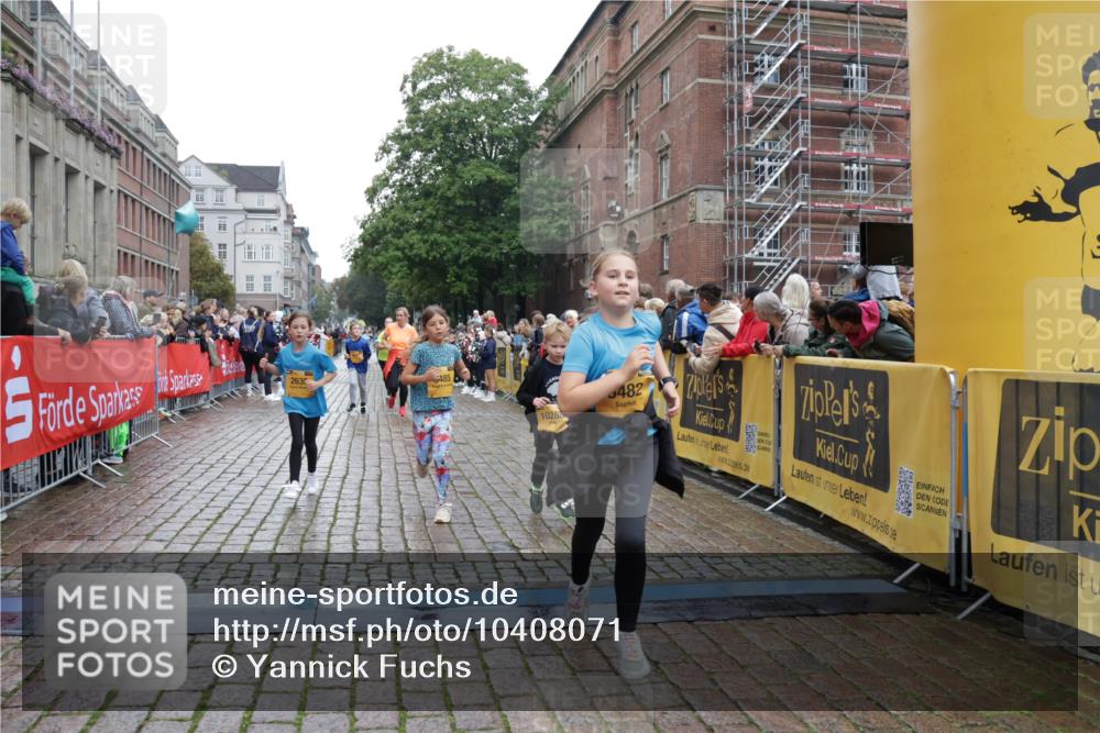 13.09.2026 - Kiel Lauf Yannick Fuchs http://msf.ph/oto/10408071 13.09.2026 09:02:01 Ziel 911, 2916, 3592, 5577, 6062, 6562, 7062, 9501, 11119, 11578, 12211, 12321, 12539, 1353, 1355, 1959, 2321, 2568, 3362, 3578, 4415, 4784, 6257, 6315, 7210, 9285, 9287, 9615, 11772, 12296, 12626, 1992, 2635, 3250, 3405, 3406, 5271, 5482, 6251, 6485, 6672, 8183, 8419, 10288, 10324, 10336, 11571, 12446, 300, 1794, 3578, 4784, 6257, 7613, 8614, 8691, 11562, 11901, 12436 meine-sportfotos.de