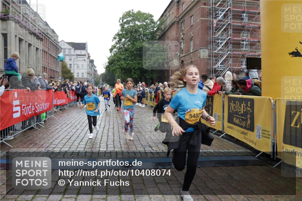 13.09.2026 - Kiel Lauf Yannick Fuchs http://msf.ph/oto/10408074 13.09.2026 09:02:01 Ziel 911, 2916, 3592, 5577, 6062, 6562, 7062, 9501, 11119, 11578, 12211, 12321, 12539, 1353, 1355, 1959, 2321, 2568, 3362, 3578, 4415, 4784, 6257, 6315, 7210, 9285, 9287, 9615, 11772, 12296, 12626, 1992, 2635, 3250, 3405, 3406, 5271, 5482, 6251, 6485, 6672, 8183, 8419, 10288, 10324, 10336, 11571, 12446, 300, 1794, 3578, 4784, 6257, 7613, 8614, 8691, 11562, 11901, 12436 meine-sportfotos.de