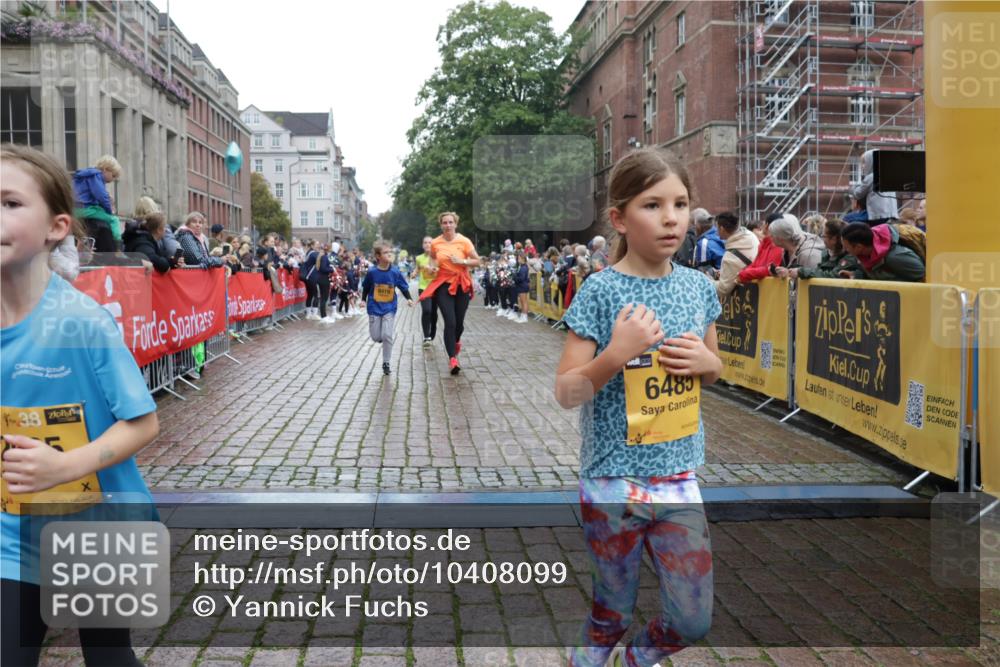 13.09.2026 - Kiel Lauf Yannick Fuchs http://msf.ph/oto/10408099 13.09.2026 09:02:03 Ziel 911, 2916, 3592, 5577, 6062, 6562, 7062, 9501, 10336, 11119, 11578, 12211, 12321, 12539, 1353, 1355, 1959, 2321, 2568, 3362, 4415, 6315, 7210, 9285, 9287, 9615, 11772, 12296, 12626, 1992, 2635, 3250, 3405, 3406, 5271, 5482, 6251, 6485, 6672, 6749, 8183, 8419, 10288, 10324, 11571, 12446, 1794, 3578, 4784, 6257, 7613, 8614, 11562, 11901, 12436 meine-sportfotos.de