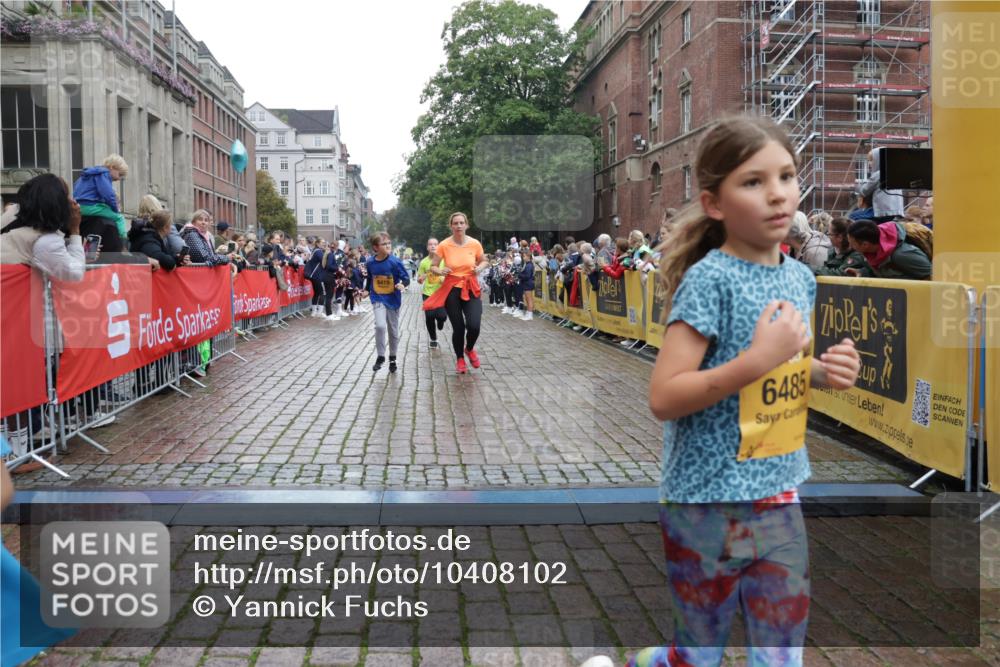 13.09.2026 - Kiel Lauf Yannick Fuchs http://msf.ph/oto/10408102 13.09.2026 09:02:03 Ziel 911, 2916, 3592, 5577, 6062, 6562, 7062, 9501, 10336, 11119, 11578, 12211, 12321, 12539, 1353, 1355, 1959, 2321, 2568, 3362, 4415, 6315, 7210, 9285, 9287, 9615, 11772, 12296, 12626, 1992, 2635, 3250, 3405, 3406, 5271, 5482, 6251, 6485, 6672, 6749, 8183, 8419, 10288, 10324, 11571, 12446, 1794, 3578, 4784, 6257, 7613, 8614, 11562, 11901, 12436 meine-sportfotos.de