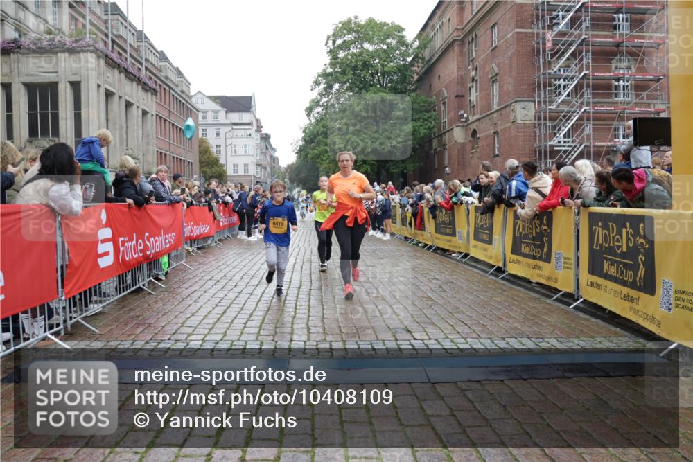 13.09.2026 - Kiel Lauf Yannick Fuchs http://msf.ph/oto/10408109 13.09.2026 09:02:04 Ziel 911, 2916, 3592, 5577, 6062, 6562, 7062, 9501, 10324, 10336, 11119, 11578, 12211, 12321, 12446, 12539, 1353, 1355, 1959, 2321, 2568, 3362, 4415, 6315, 7210, 9285, 9287, 9615, 11119, 11772, 12296, 12626, 1992, 2635, 3250, 3405, 3406, 5271, 5482, 6251, 6485, 6672, 6749, 8183, 8419, 10288, 11571, 3578, 4784, 6257, 11562, 11901, 12296, 12436 meine-sportfotos.de