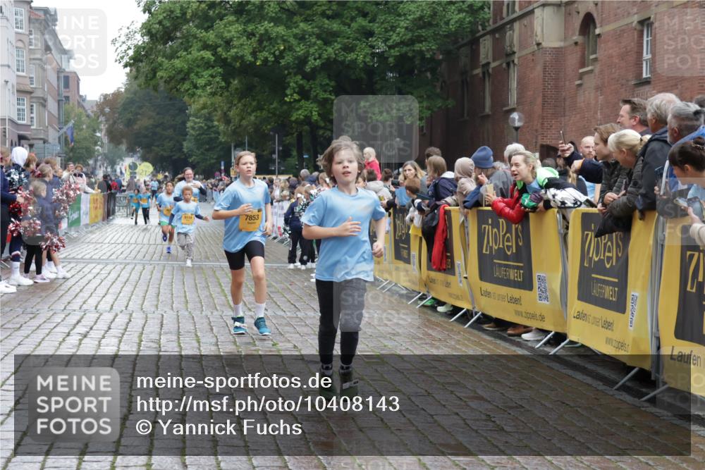 13.09.2026 - Kiel Lauf Yannick Fuchs http://msf.ph/oto/10408143 13.09.2026 09:02:08 Ziel 911, 2916, 5271, 5577, 6062, 6562, 10324, 10336, 11578, 12211, 12321, 12446, 1353, 1355, 1959, 2321, 2568, 2916, 3362, 3592, 4415, 6315, 7062, 7210, 9285, 9287, 9501, 9615, 11119, 11772, 12539, 12626, 1992, 2635, 3250, 3405, 3406, 4337, 5482, 6251, 6485, 6672, 6749, 7853, 8183, 8419, 10288, 11571, 3362, 3578, 4784, 6257, 12296 meine-sportfotos.de