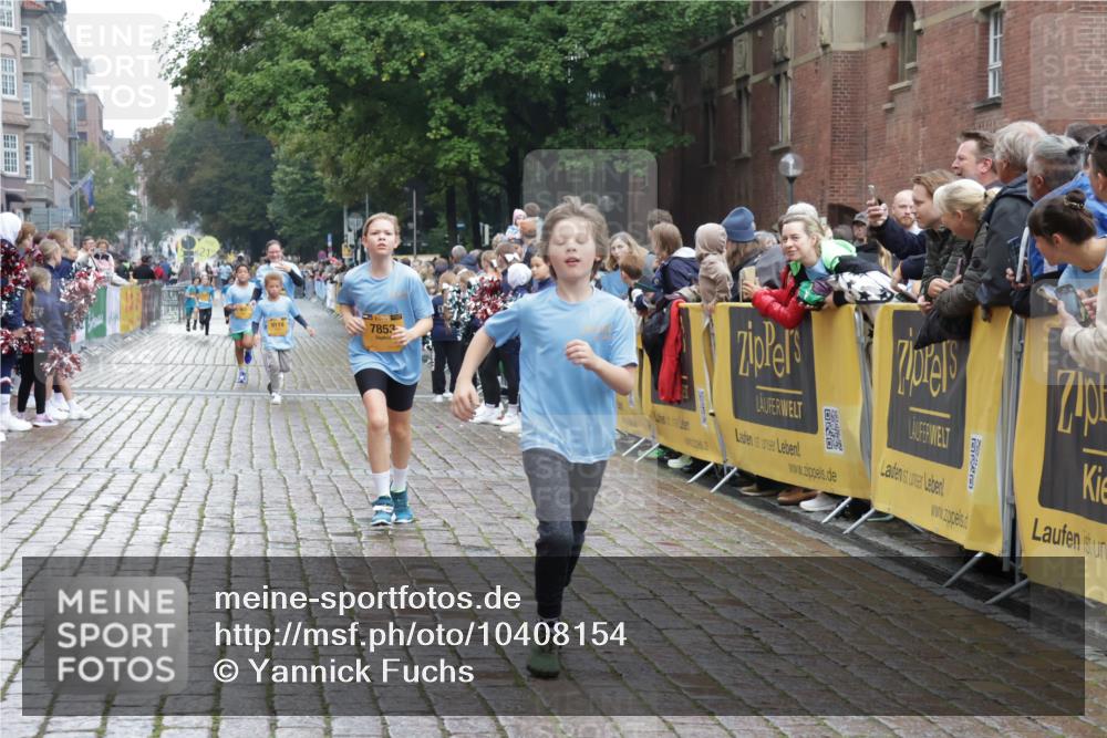 13.09.2026 - Kiel Lauf Yannick Fuchs http://msf.ph/oto/10408154 13.09.2026 09:02:08 Ziel 911, 2916, 5271, 5577, 6062, 6562, 10324, 10336, 11578, 12211, 12321, 12446, 1353, 1355, 1959, 2321, 2568, 2916, 3362, 3592, 4415, 6315, 7062, 7210, 9285, 9287, 9501, 9615, 11119, 11772, 12539, 12626, 1992, 2635, 3250, 3405, 3406, 4337, 5482, 6251, 6485, 6672, 6749, 7853, 8183, 8419, 10288, 11571, 3362, 3578, 4784, 6257, 12296 meine-sportfotos.de