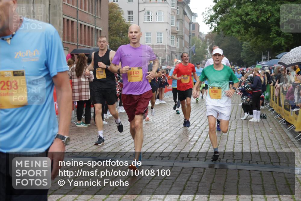 13.09.2026 - Kiel Lauf Yannick Fuchs http://msf.ph/oto/10408160 13.09.2026 10:36:00 Ziel 343, 867, 1321, 2494, 3634, 3811, 4889, 5947, 6634, 6957, 7619, 8393, 8557, 10998, 12286, 100, 215, 1376, 1993, 2116, 2248, 3124, 3790, 4538, 5151, 5698, 5817, 6085, 6381, 6645, 6849, 7215, 7280, 7710, 7721, 8002, 8079, 8415, 8432, 8436, 8660, 8747, 8973, 9143, 10017, 10483, 10701, 10835, 11181, 11363, 11567, 11903, 12766, 12774, 1003, 1653, 2541, 4078, 4172, 4971, 7158, 7920, 8224, 8554, 8579, 8743, 9201, 10045, 10075, 10860, 11145, 11662, 12022, 400, 1784, 5293, 7971 meine-sportfotos.de
