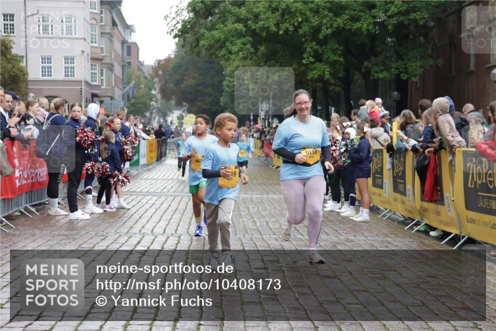 13.09.2026 - Kiel Lauf Yannick Fuchs http://msf.ph/oto/10408173 13.09.2026 09:02:13 Ziel 911, 1992, 3250, 3405, 3406, 5271, 5482, 6062, 6251, 6485, 6562, 6672, 8183, 10288, 10324, 10336, 11571, 12211, 12446, 1353, 1355, 1959, 2321, 2568, 2916, 3592, 5577, 6315, 7062, 9285, 9287, 9501, 9615, 11119, 11578, 11772, 12211, 12321, 12539, 963, 2635, 4337, 6749, 7853, 8419, 9119, 2321, 3362, 4415, 6315, 7210, 9287, 11772, 12296, 12626 meine-sportfotos.de