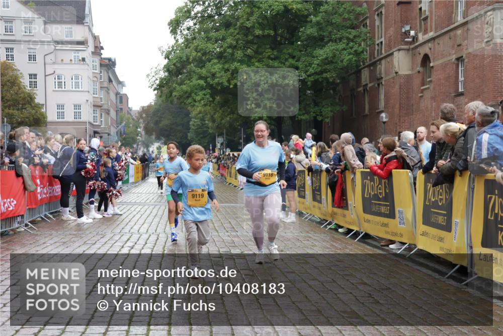 13.09.2026 - Kiel Lauf Yannick Fuchs http://msf.ph/oto/10408183 13.09.2026 09:02:13 Ziel 911, 1992, 3250, 3405, 3406, 5271, 5482, 6062, 6251, 6485, 6562, 6672, 8183, 10288, 10324, 10336, 11571, 12211, 12446, 1353, 1355, 1959, 2321, 2568, 2916, 3592, 5577, 6315, 7062, 9285, 9287, 9501, 9615, 11119, 11578, 11772, 12211, 12321, 12539, 963, 2635, 4337, 6749, 7853, 8419, 9119, 2321, 3362, 4415, 6315, 7210, 9287, 11772, 12296, 12626 meine-sportfotos.de
