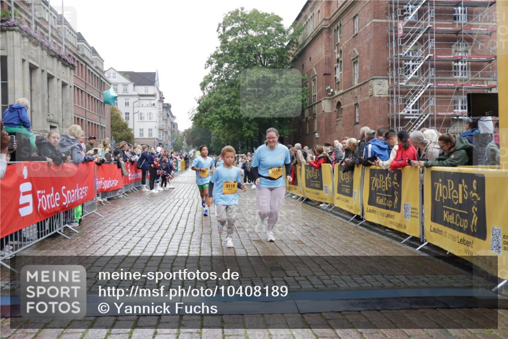 13.09.2026 - Kiel Lauf Yannick Fuchs http://msf.ph/oto/10408189 13.09.2026 09:02:14 Ziel 911, 1992, 2635, 3250, 3405, 3406, 5271, 5482, 6062, 6251, 6485, 6562, 6672, 8183, 10288, 10324, 10336, 11571, 12446, 911, 1353, 1355, 1959, 2321, 2568, 2916, 3592, 5577, 6315, 7062, 9285, 9287, 9501, 9615, 11119, 11578, 12211, 12321, 12539, 963, 4337, 5618, 6749, 7853, 8419, 9119, 9212, 2321, 2568, 3362, 4415, 6315, 7210, 9287, 11772, 12296, 12626 meine-sportfotos.de