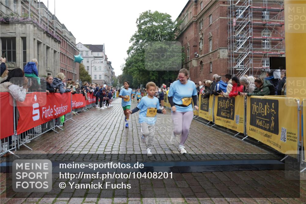 13.09.2026 - Kiel Lauf Yannick Fuchs http://msf.ph/oto/10408201 13.09.2026 09:02:15 Ziel 1992, 2635, 3250, 3405, 3406, 5271, 5482, 6062, 6251, 6485, 6562, 6672, 8183, 10288, 10324, 10336, 11571, 12446, 911, 1353, 1355, 1959, 2321, 2568, 2916, 3592, 5577, 6062, 6562, 7062, 9285, 9287, 9501, 9615, 11119, 11578, 12211, 12321, 12539, 963, 4337, 5618, 6749, 7853, 8419, 9119, 9212, 1959, 2321, 2568, 3362, 4415, 6315, 7210, 9287, 11772, 12626 meine-sportfotos.de