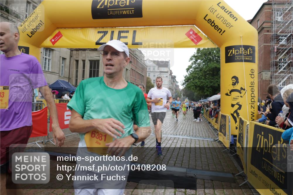 13.09.2026 - Kiel Lauf Yannick Fuchs http://msf.ph/oto/10408208 13.09.2026 10:36:03 Ziel 343, 867, 1321, 2541, 3634, 3811, 4889, 5947, 6634, 6957, 7619, 8393, 8557, 10860, 10998, 11662, 12286, 100, 215, 343, 1376, 1993, 2116, 2248, 2494, 3124, 3790, 4538, 5151, 5698, 5817, 6085, 6645, 7215, 7280, 7721, 8002, 8079, 8415, 8432, 8660, 8747, 8973, 10017, 10483, 10701, 10835, 11181, 11363, 11567, 11903, 12766, 12774, 1003, 1477, 1653, 2286, 4078, 4172, 4971, 7158, 7920, 8224, 8554, 8579, 8743, 9201, 10045, 10075, 10852, 11145, 12022, 5293 meine-sportfotos.de