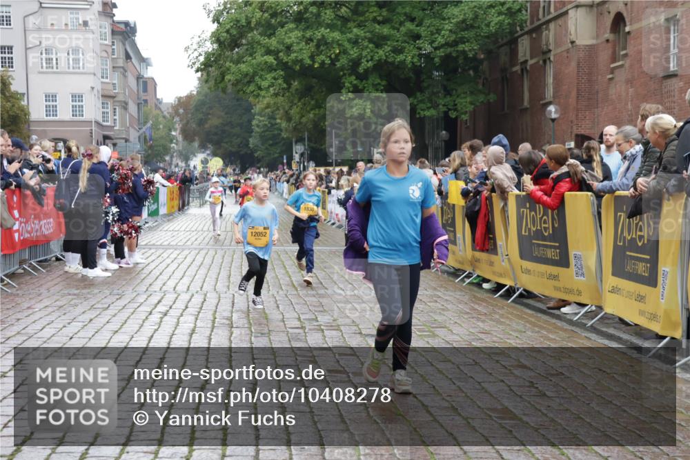 13.09.2026 - Kiel Lauf Yannick Fuchs http://msf.ph/oto/10408278 13.09.2026 09:02:31 Ziel 963, 4337, 5618, 6749, 6853, 7853, 8419, 9119, 9212, 911, 1992, 2635, 2916, 3250, 3405, 3406, 3592, 5271, 5482, 5577, 6062, 6251, 6485, 6562, 6672, 8183, 8419, 9501, 10288, 10324, 10336, 11571, 11578, 12211, 12321, 12446, 12539, 1830, 1870, 5983, 12052, 12270, 2916, 3592, 7062, 9501, 11119, 12321, 12539 meine-sportfotos.de