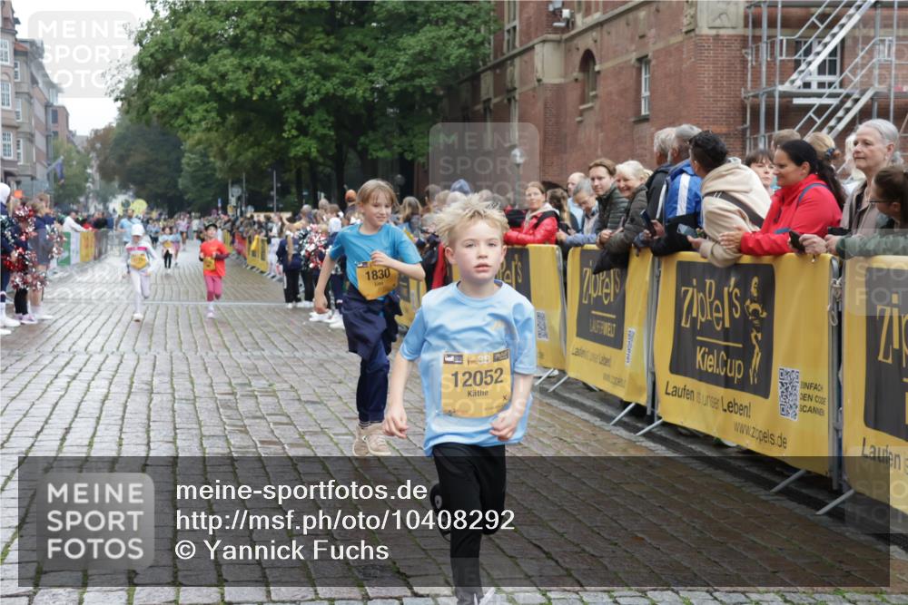 13.09.2026 - Kiel Lauf Yannick Fuchs http://msf.ph/oto/10408292 13.09.2026 09:02:34 Ziel 963, 4337, 5618, 6853, 7853, 9119, 9212, 12270, 911, 1992, 2635, 3250, 3405, 3406, 5271, 5482, 5577, 6062, 6251, 6485, 6562, 6672, 6749, 8183, 8419, 10288, 10324, 10336, 11571, 11578, 12211, 12321, 12446, 1830, 1870, 5983, 12052, 2916, 3592, 5577, 7062, 9501, 11119, 11578, 12321, 12539 meine-sportfotos.de
