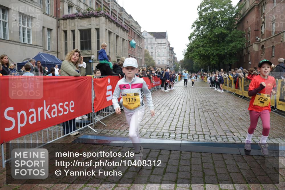 13.09.2026 - Kiel Lauf Yannick Fuchs http://msf.ph/oto/10408312 13.09.2026 09:02:40 Ziel 963, 5618, 5983, 6853, 9119, 9212, 12270, 1992, 2635, 3250, 3405, 3406, 4337, 5271, 5482, 6062, 6251, 6485, 6562, 6672, 6749, 7853, 8183, 8419, 10288, 10324, 10336, 11571, 12446, 1175, 1830, 1870, 2739, 12052, 911, 2916, 5577, 6062, 6562, 10336, 11578, 12211, 12321 meine-sportfotos.de