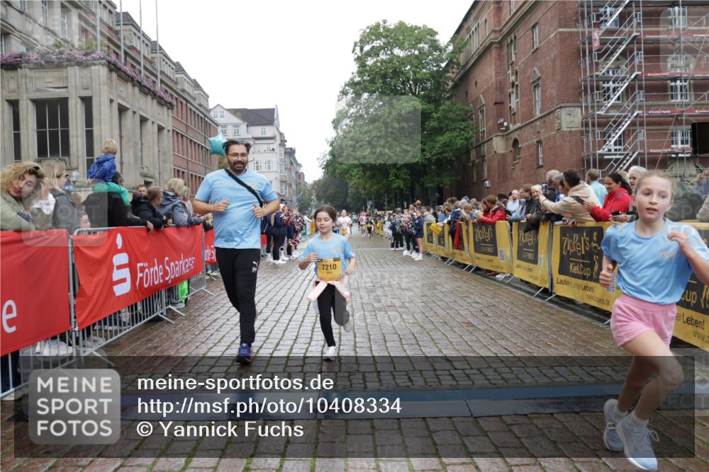 13.09.2026 - Kiel Lauf Yannick Fuchs http://msf.ph/oto/10408334 13.09.2026 09:02:48 Ziel 1830, 1870, 5983, 12052, 12270, 963, 1992, 2635, 3250, 3405, 3406, 4337, 5482, 5618, 6251, 6485, 6672, 6749, 6853, 7853, 8183, 8419, 9119, 9212, 10288, 11571, 12270, 1175, 2178, 2739, 1992, 3250, 3405, 5271, 6251, 6672, 8183, 10324, 10336, 11571, 12446 meine-sportfotos.de