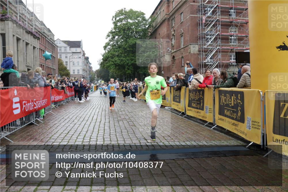 13.09.2026 - Kiel Lauf Yannick Fuchs http://msf.ph/oto/10408377 13.09.2026 09:02:56 Ziel 1175, 1830, 1870, 2739, 12052, 963, 4337, 5618, 5983, 6749, 6853, 7853, 8419, 9119, 9212, 12270, 2178, 2372, 8013, 11932, 1992, 2635, 3250, 3405, 3406, 5482, 6251, 6485, 6672, 6749, 8183, 8419, 10288, 11571 meine-sportfotos.de