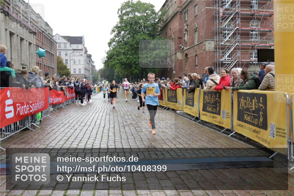 13.09.2026 - Kiel Lauf Yannick Fuchs http://msf.ph/oto/10408399 13.09.2026 09:02:57 Ziel 1175, 1830, 1870, 2739, 12052, 963, 4337, 5618, 5983, 6749, 6853, 7853, 9119, 9212, 12270, 2178, 2372, 7020, 8013, 8924, 11932, 1992, 2635, 3250, 3405, 3406, 4337, 5482, 6251, 6485, 6672, 6749, 8183, 8419, 10288, 11571 meine-sportfotos.de