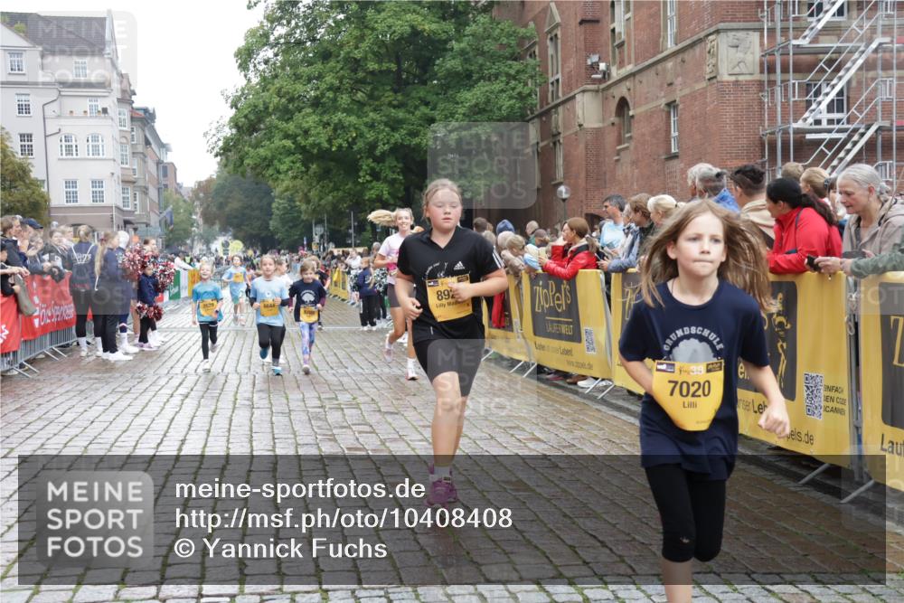 13.09.2026 - Kiel Lauf Yannick Fuchs http://msf.ph/oto/10408408 13.09.2026 09:03:00 Ziel 1175, 1830, 2178, 2739, 12052, 963, 1870, 4337, 5618, 5983, 6853, 7853, 9119, 9212, 12052, 12270, 2372, 7020, 8013, 8789, 8924, 11932, 2635, 4337, 6485, 6749, 7853, 8419, 10288 meine-sportfotos.de