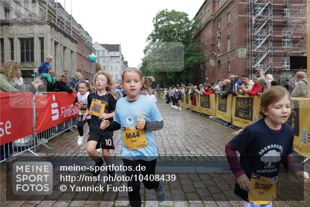 13.09.2026 - Kiel Lauf Yannick Fuchs http://msf.ph/oto/10408439 13.09.2026 09:03:05 Ziel 1175, 2178, 2739, 963, 1830, 1870, 5618, 5983, 6853, 9119, 9212, 12052, 12270, 2372, 2528, 5854, 6644, 7020, 7564, 8013, 8613, 8616, 8789, 8924, 11932, 963, 4337, 7853, 9119 meine-sportfotos.de