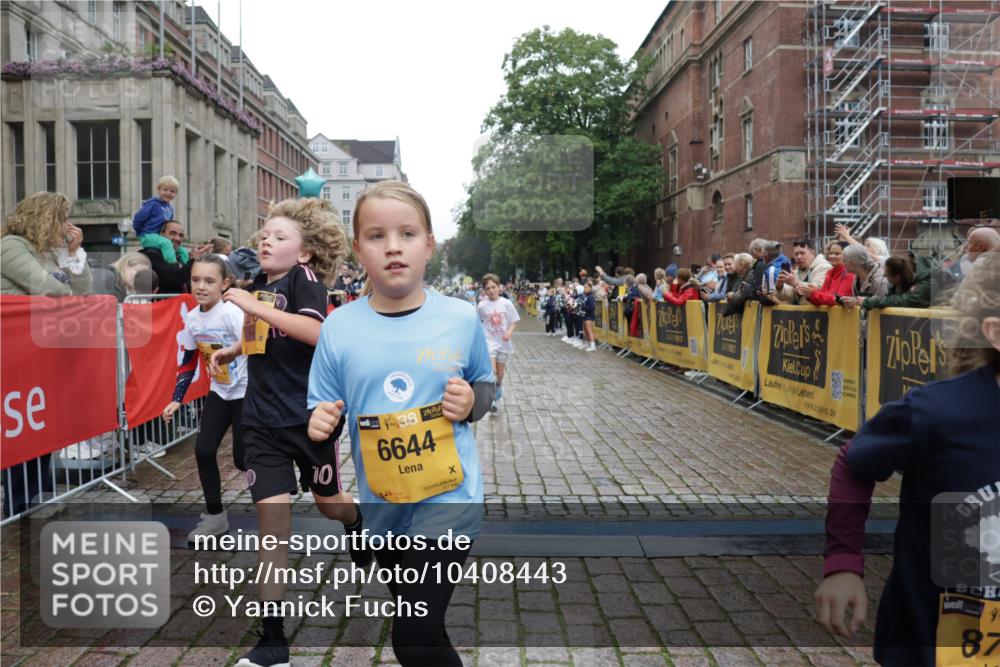 13.09.2026 - Kiel Lauf Yannick Fuchs http://msf.ph/oto/10408443 13.09.2026 09:03:06 Ziel 1175, 2178, 2739, 8013, 963, 1175, 1830, 1870, 2739, 5618, 5983, 6853, 9119, 9212, 12052, 12270, 2372, 2528, 5854, 6644, 7020, 7564, 8613, 8616, 8789, 8924, 11932, 963, 4337, 5618, 7853, 9119, 9212 meine-sportfotos.de