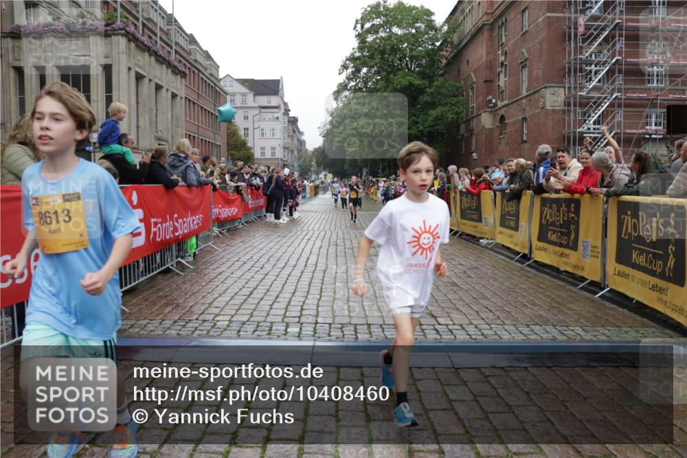 13.09.2026 - Kiel Lauf Yannick Fuchs http://msf.ph/oto/10408460 13.09.2026 09:03:07 Ziel 2178, 8013, 11932, 963, 1175, 1830, 1870, 2739, 5618, 5983, 6853, 9212, 12052, 12270, 2372, 2528, 5854, 6644, 7020, 7564, 8613, 8616, 8789, 8924, 963, 4337, 5618, 7853, 9119, 9212 meine-sportfotos.de