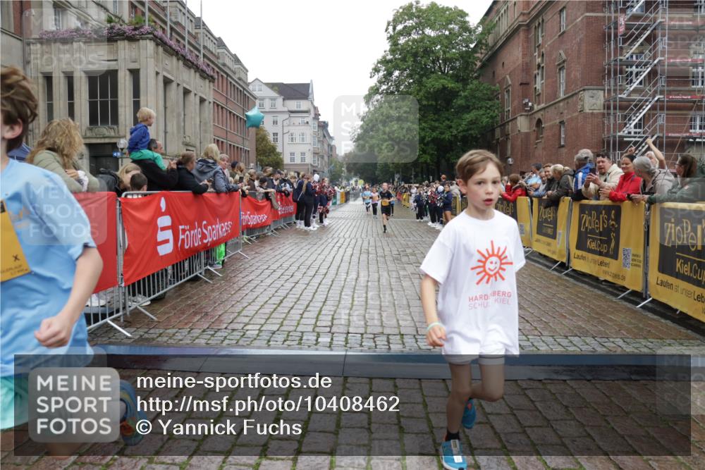 13.09.2026 - Kiel Lauf Yannick Fuchs http://msf.ph/oto/10408462 13.09.2026 09:03:07 Ziel 2178, 8013, 11932, 963, 1175, 1830, 1870, 2739, 5618, 5983, 6853, 9212, 12052, 12270, 2372, 2528, 5854, 6644, 7020, 7564, 8613, 8616, 8789, 8924, 963, 4337, 5618, 7853, 9119, 9212 meine-sportfotos.de