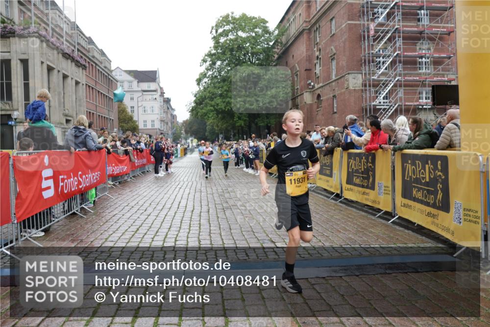 13.09.2026 - Kiel Lauf Yannick Fuchs http://msf.ph/oto/10408481 13.09.2026 09:03:11 Ziel 2178, 2372, 8013, 11932, 1175, 1830, 1870, 2739, 5983, 6853, 12052, 12270, 2528, 5854, 6644, 7020, 7564, 8613, 8616, 8789, 8924, 11931, 963, 5618, 6853, 9119, 9212, 12270 meine-sportfotos.de