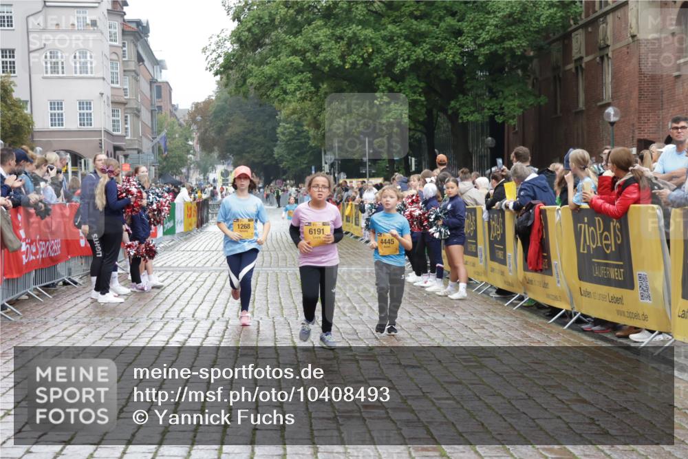 13.09.2026 - Kiel Lauf Yannick Fuchs http://msf.ph/oto/10408493 13.09.2026 09:03:13 Ziel 2178, 2372, 7020, 8013, 8924, 11932, 1175, 1830, 1870, 2739, 5983, 12052, 12270, 2528, 4445, 5854, 6191, 6644, 7564, 8613, 8616, 8789, 11931, 963, 5618, 5983, 6853, 9119, 9212, 12270 meine-sportfotos.de