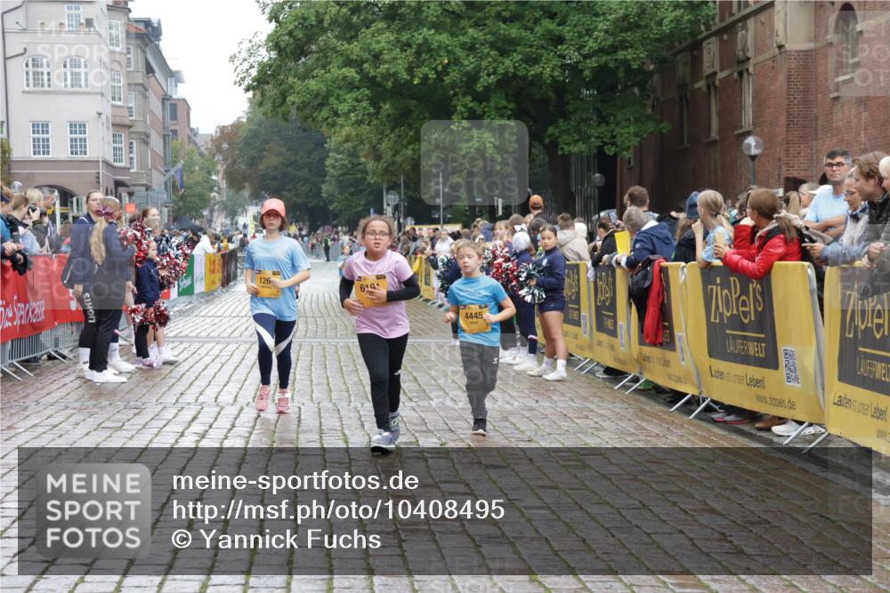 13.09.2026 - Kiel Lauf Yannick Fuchs http://msf.ph/oto/10408495 13.09.2026 09:03:13 Ziel 2178, 2372, 7020, 8013, 8924, 11932, 1175, 1830, 1870, 2739, 5983, 12052, 12270, 2528, 4445, 5854, 6191, 6644, 7564, 8613, 8616, 8789, 11931, 963, 5618, 5983, 6853, 9119, 9212, 12270 meine-sportfotos.de