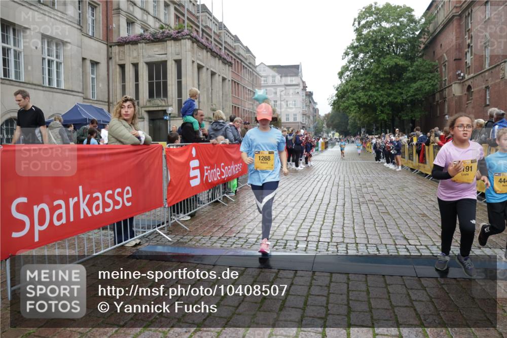 13.09.2026 - Kiel Lauf Yannick Fuchs http://msf.ph/oto/10408507 13.09.2026 09:03:17 Ziel 2372, 2528, 6644, 7020, 7564, 8013, 8616, 8789, 8924, 11932, 1175, 1830, 1870, 2178, 2739, 12052, 1268, 4445, 5854, 6191, 8613, 11931, 5983, 6853, 12270 meine-sportfotos.de