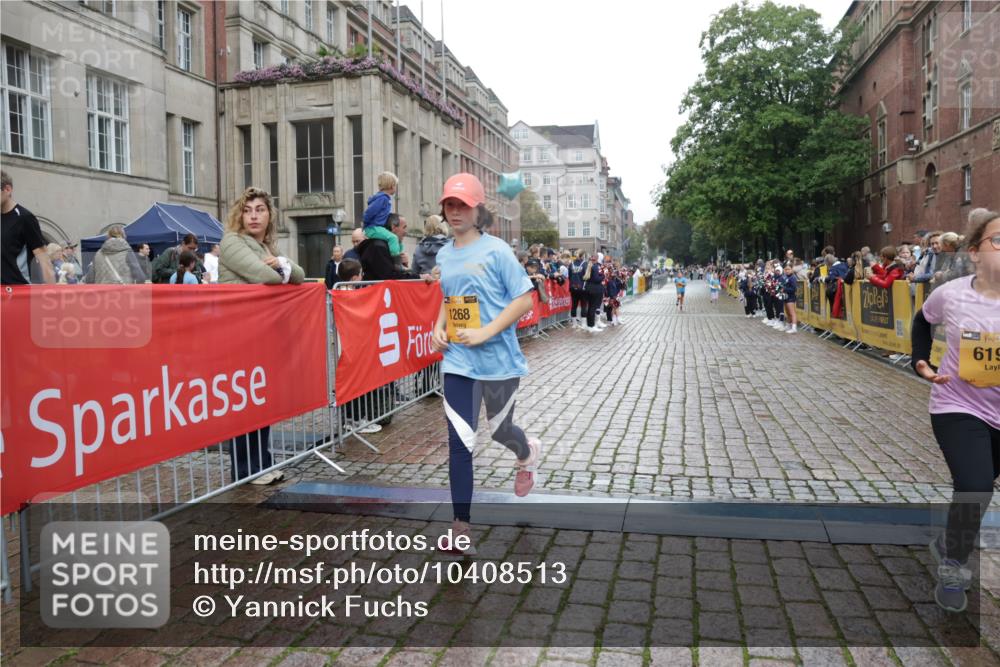 13.09.2026 - Kiel Lauf Yannick Fuchs http://msf.ph/oto/10408513 13.09.2026 09:03:17 Ziel 2372, 2528, 6644, 7020, 7564, 8013, 8616, 8789, 8924, 11932, 1175, 1830, 1870, 2178, 2739, 12052, 1268, 4445, 5854, 6191, 8613, 11931, 5983, 6853, 12270 meine-sportfotos.de
