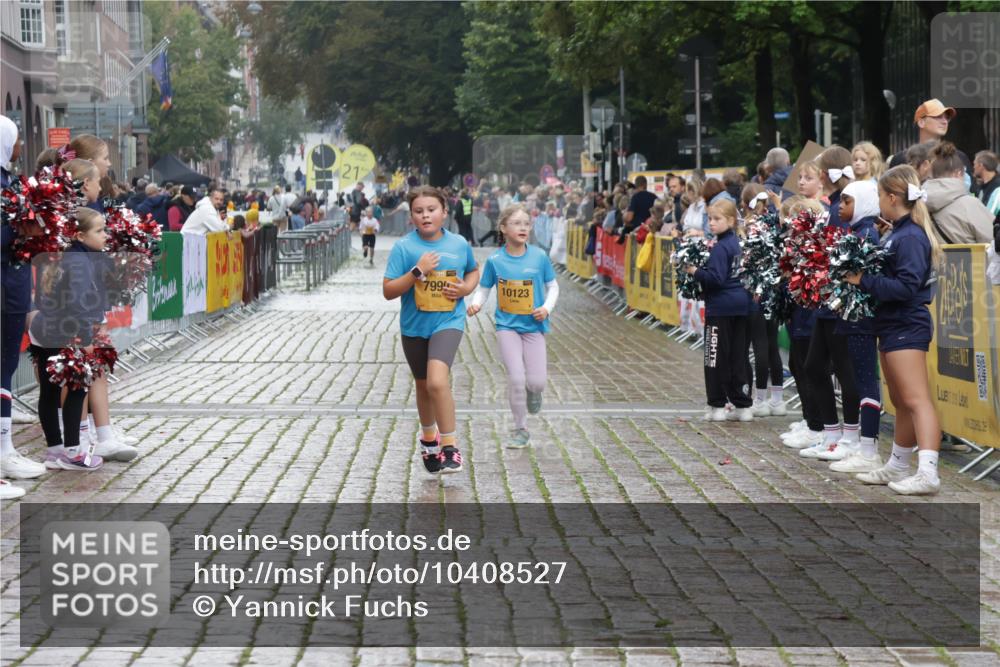 13.09.2026 - Kiel Lauf Yannick Fuchs http://msf.ph/oto/10408527 13.09.2026 09:03:21 Ziel 2372, 2528, 5854, 6644, 7020, 7564, 8013, 8613, 8616, 8789, 8924, 11932, 1175, 1830, 1870, 2178, 2739, 8013, 12052, 1268, 4445, 6191, 11931, 1870, 5983 meine-sportfotos.de