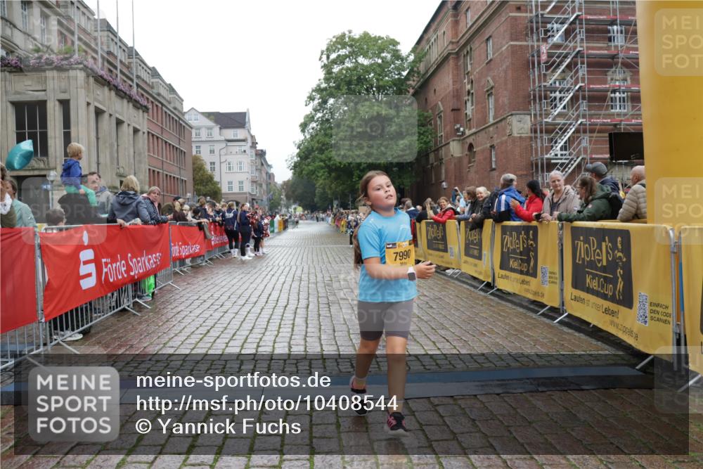 13.09.2026 - Kiel Lauf Yannick Fuchs http://msf.ph/oto/10408544 13.09.2026 09:03:26 Ziel 2528, 5854, 6644, 7020, 7564, 8613, 8616, 8789, 8924, 11931, 1175, 1830, 2178, 2372, 2739, 8013, 11932, 1268, 4445, 6191, 7990, 10123, 1830, 1870, 12052 meine-sportfotos.de