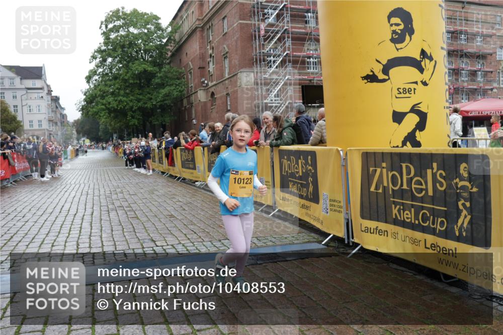 13.09.2026 - Kiel Lauf Yannick Fuchs http://msf.ph/oto/10408553 13.09.2026 09:03:28 Ziel 2528, 4445, 5854, 6191, 6644, 7564, 8613, 8616, 8789, 11931, 1175, 2178, 2372, 2739, 7020, 8013, 8924, 11932, 1268, 7990, 10123, 1175, 1830, 1870, 2739, 12052 meine-sportfotos.de