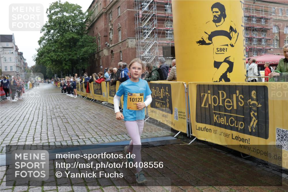 13.09.2026 - Kiel Lauf Yannick Fuchs http://msf.ph/oto/10408556 13.09.2026 09:03:28 Ziel 2528, 4445, 5854, 6191, 6644, 7564, 8613, 8616, 8789, 11931, 1175, 2178, 2372, 2739, 7020, 8013, 8924, 11932, 1268, 7990, 10123, 1175, 1830, 1870, 2739, 12052 meine-sportfotos.de