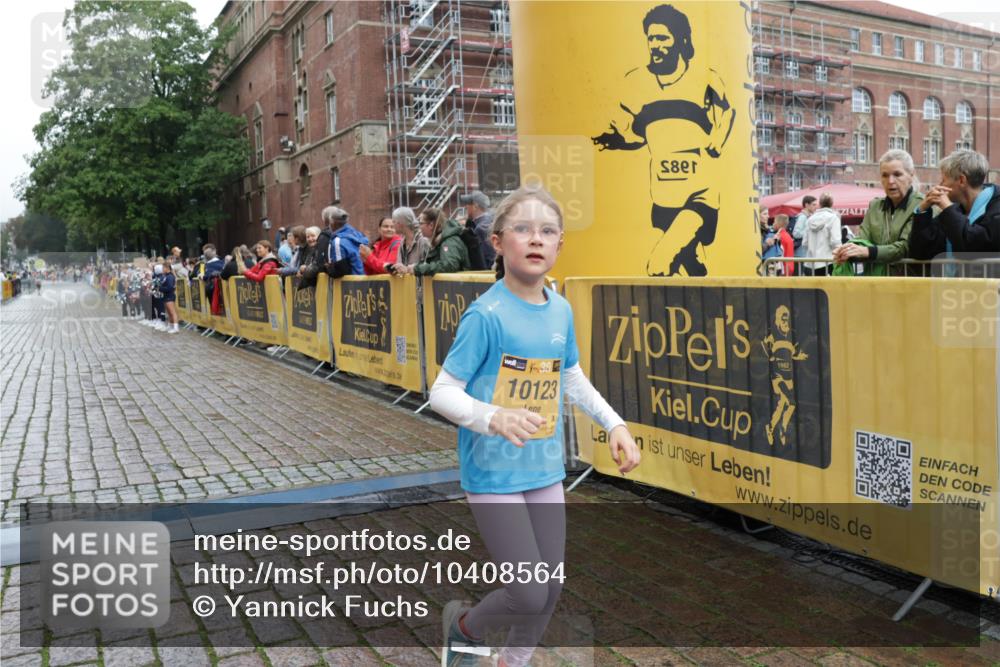 13.09.2026 - Kiel Lauf Yannick Fuchs http://msf.ph/oto/10408564 13.09.2026 09:03:28 Ziel 2528, 4445, 5854, 6191, 6644, 7564, 8613, 8616, 8789, 11931, 1175, 2178, 2372, 2739, 7020, 8013, 8924, 11932, 1268, 7990, 10123, 1175, 1830, 1870, 2739, 12052 meine-sportfotos.de