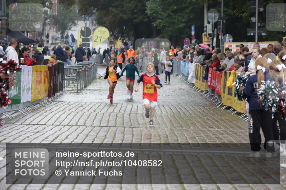 13.09.2026 - Kiel Lauf Yannick Fuchs http://msf.ph/oto/10408582 13.09.2026 09:03:56 Ziel 1268, 2528, 4445, 5854, 6191, 6644, 7564, 7990, 8613, 8616, 10123, 11931, 2193, 2372, 2528, 5854, 6644, 7020, 7564, 8616, 8789, 8924 meine-sportfotos.de