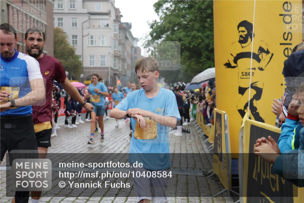 13.09.2026 - Kiel Lauf Yannick Fuchs http://msf.ph/oto/10408584 13.09.2026 10:36:26 Ziel 1278, 1477, 1653, 2286, 2380, 2425, 4029, 4078, 4172, 5466, 6763, 7158, 7252, 8242, 8554, 8923, 9201, 10075, 10852, 11145, 343, 867, 1003, 1321, 2494, 2541, 3634, 3811, 4889, 4971, 5947, 6634, 6957, 7619, 7920, 8224, 8393, 8554, 8557, 8579, 8743, 10045, 10860, 10998, 11662, 12022, 12286, 229, 1534, 1584, 2095, 2571, 2966, 4692, 5045, 5541, 5574, 6309, 7177, 7312, 8494, 9352, 9554, 11113, 12104, 343, 2116, 2494, 6085, 7721, 8393, 8747, 10835, 11567 meine-sportfotos.de
