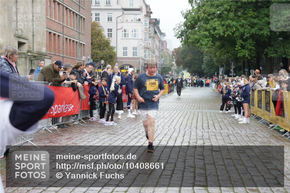 13.09.2026 - Kiel Lauf Yannick Fuchs http://msf.ph/oto/10408661 13.09.2026 09:04:36 Ziel 8583, 2193, 2670, 8088, 7068, 2193 meine-sportfotos.de