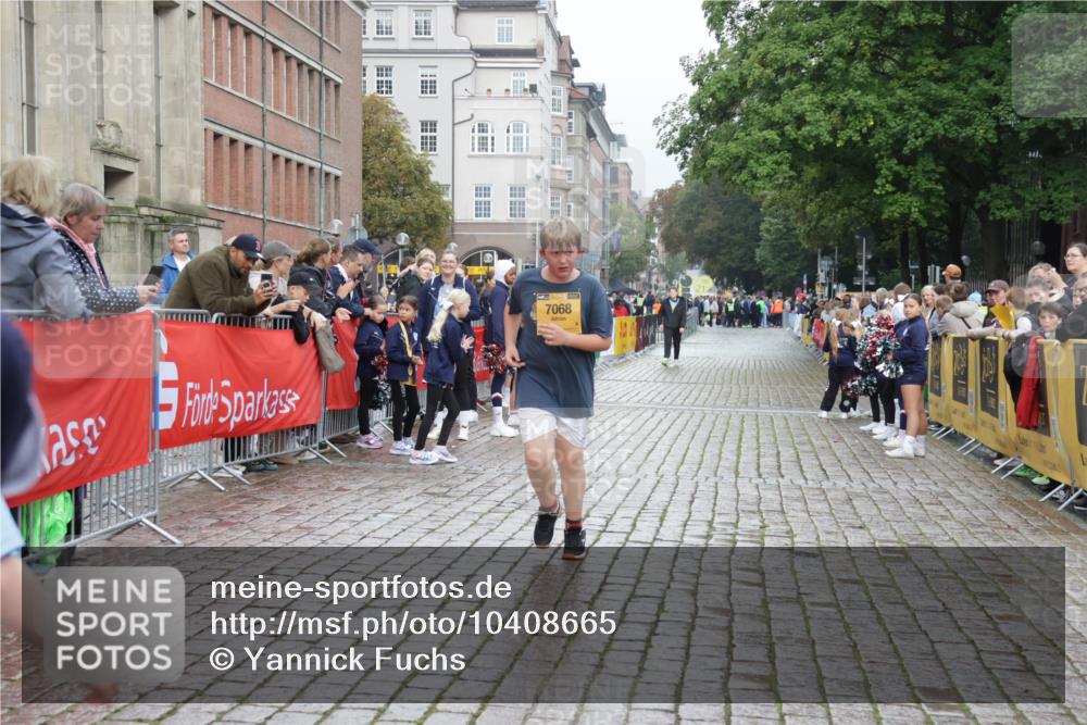 13.09.2026 - Kiel Lauf Yannick Fuchs http://msf.ph/oto/10408665 13.09.2026 09:04:36 Ziel 8583, 2193, 2670, 8088, 7068, 2193 meine-sportfotos.de